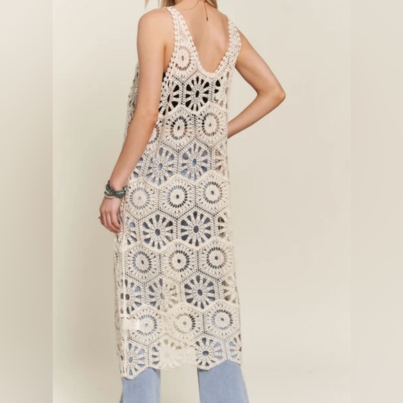 CHARLIE B Dresses & Skirts - Elegant Cream Lace Dress